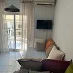 Lara3